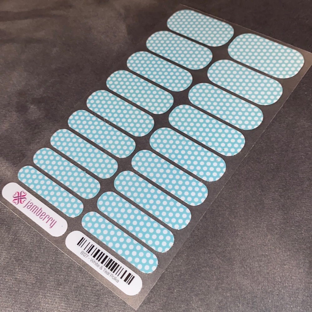 Jamberry Nail Wraps— White and Teal Polka Full Sheet $5